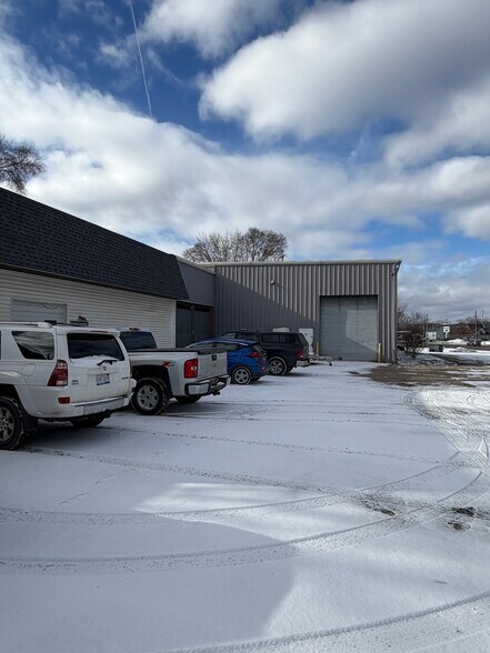 More Photos Of 1050 E Michigan Ave, Kalamazoo Warehouse For Sale