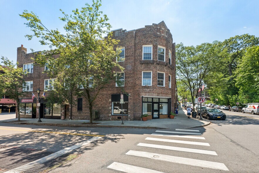 More Photos Of 28 Freightway, Scarsdale General Retail For Lease