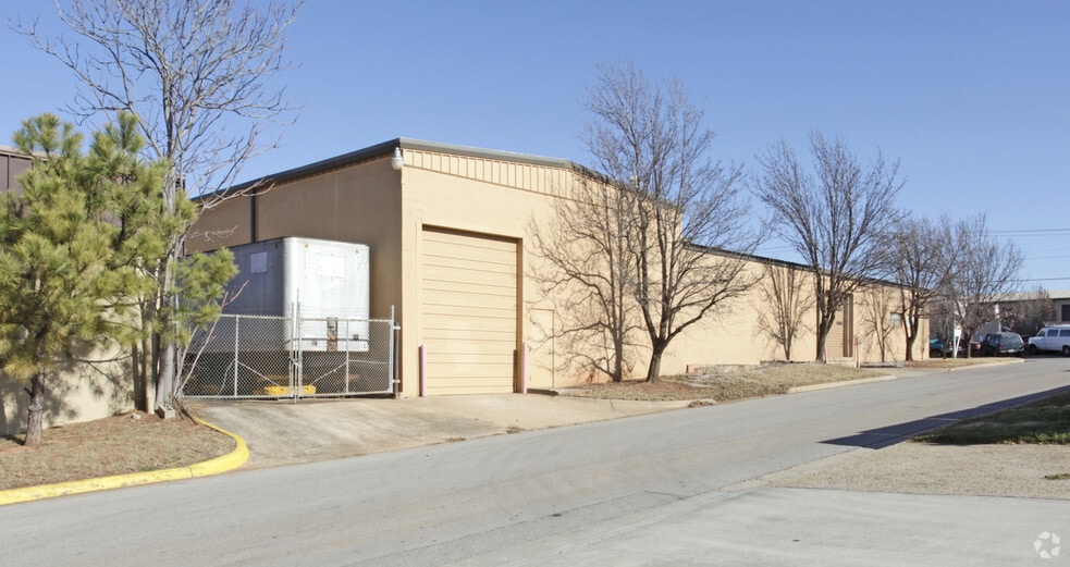 More Photos Of 3021 S High Ave, Oklahoma City Warehouse For Sale