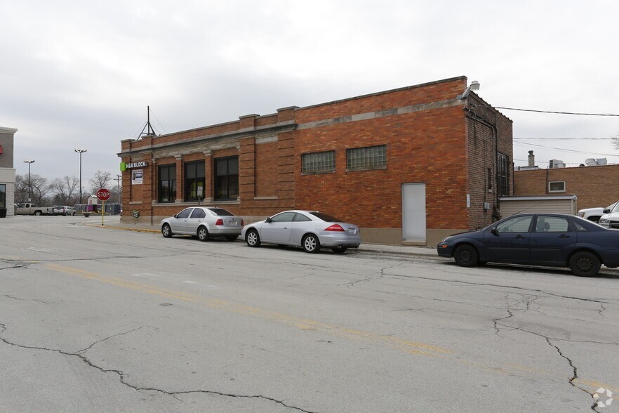 More Photos Of 3452 Ridge Rd, Lansing Office For Sale