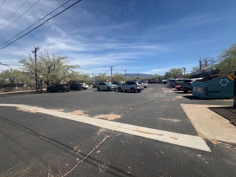 More Photos Of 136-150 Louisiana Blvd NE, Albuquerque Office For Sale