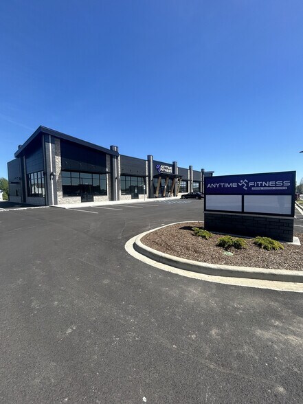More Photos Of 17980 Brandywine Dr, Lowell Storefront For Lease