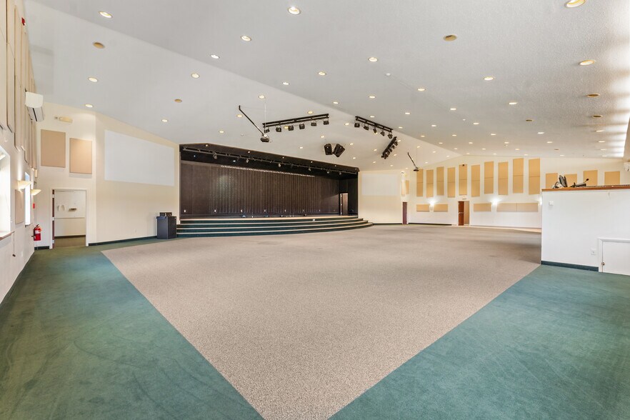 More Photos Of 4647 Reservoir Rd, Geneseo Flex For Sale