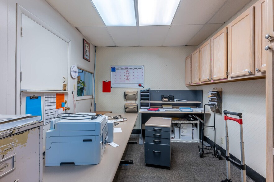 More Photos Of 6 S Smithville Rd, Dayton Office For Sale
