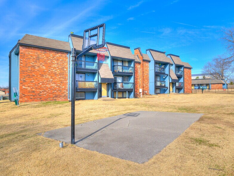 More Photos Of 1311 N Ash Pl, Owasso Apartments For Sale