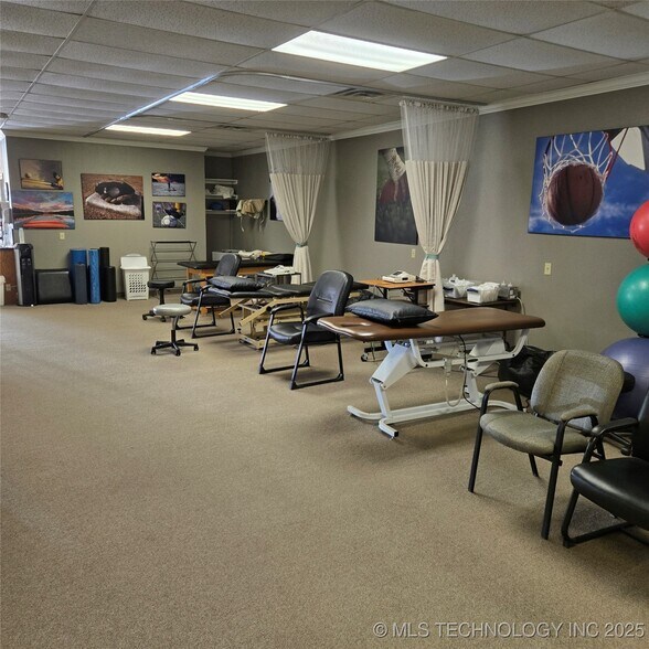 More Photos Of 523 E 6th St, Okmulgee Storefront Retail Office For Sale