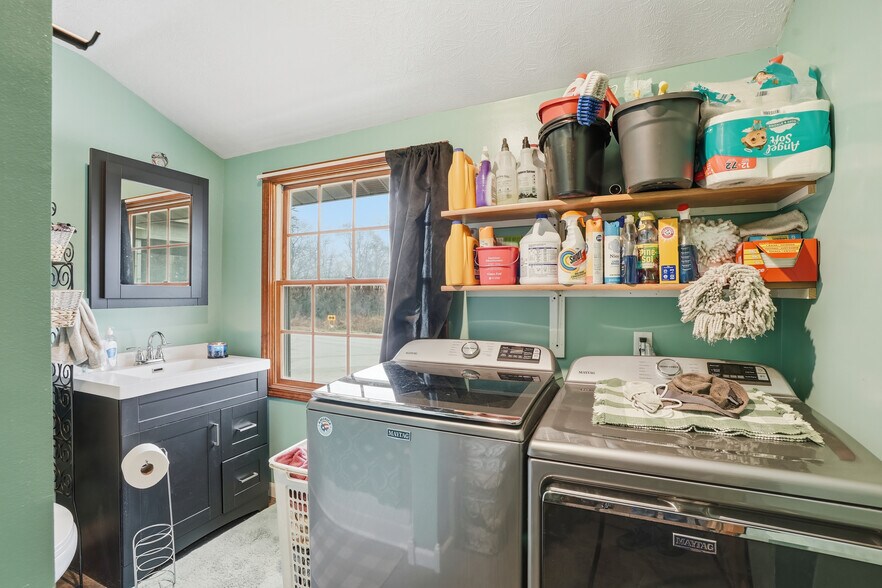 More Photos Of 4020 E Old US 30, Hamlet Restaurant For Sale