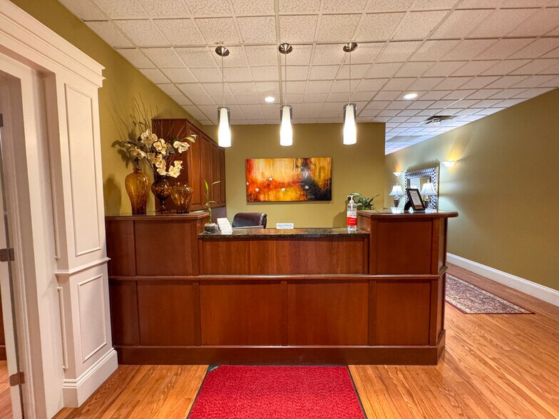 More Photos Of 814 Main St, Moncton Office For Lease