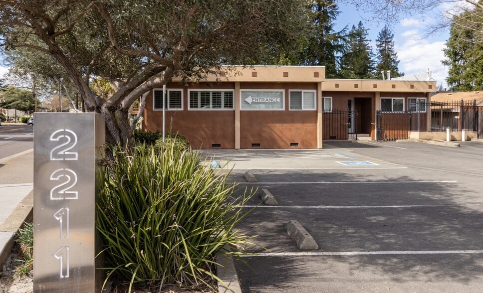More Photos Of 2211 4th St, Santa Rosa Medical For Sale