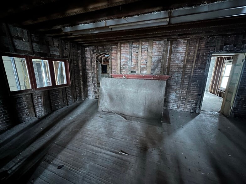 More Photos Of 2250 Military Rd, Tonawanda Warehouse For Sale