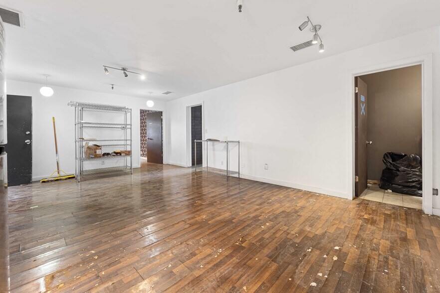 More Photos Of 15610 S Main St, Gardena Distribution For Sale