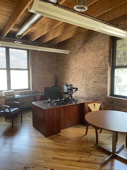 More Photos Of 4830 W 16th St, Cicero Distribution For Sale