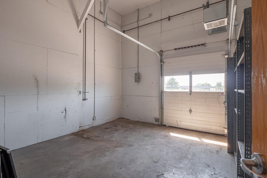 More Photos Of 1116 W County Road 450 N, Brazil Truck Terminal For Lease