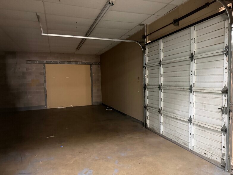 More Photos Of 1676-1710 Barcrest Dr, Memphis Distribution For Lease