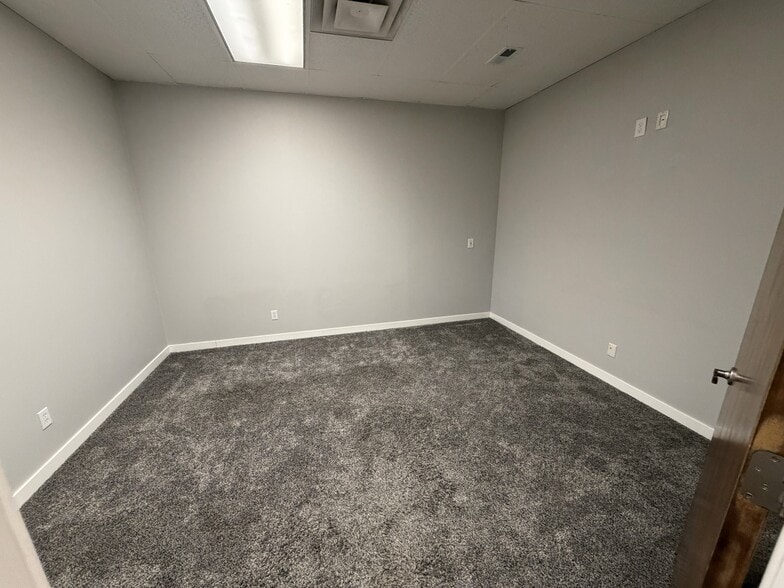 More Photos Of 885-895 Railroad St, Elko Medical For Lease