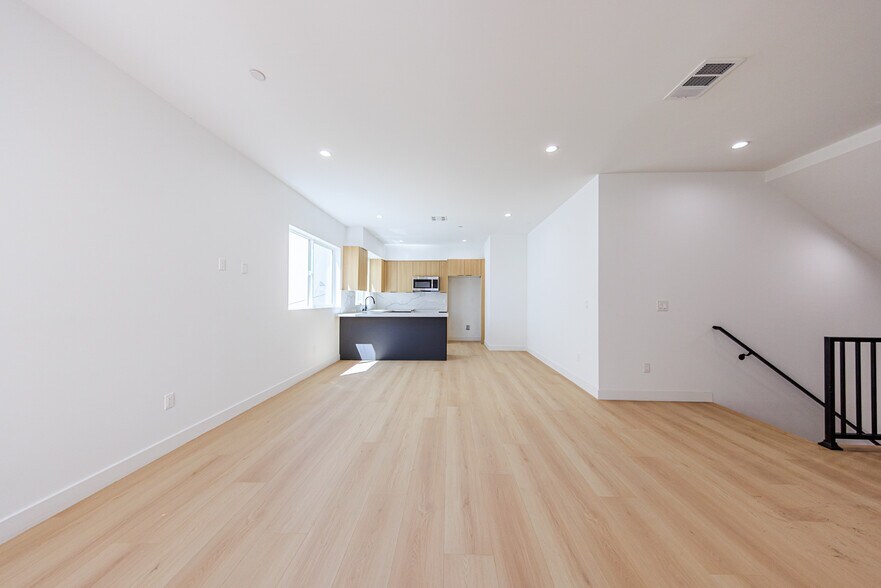 More Photos Of 2847 S Victoria Ave, Los Angeles Multifamily For Sale