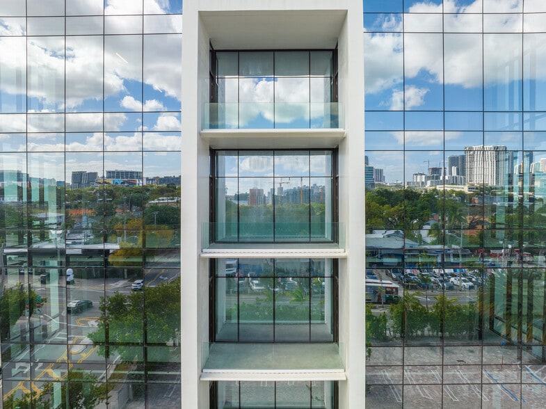 More Photos Of 78 NW 37th St, Miami Office For Lease