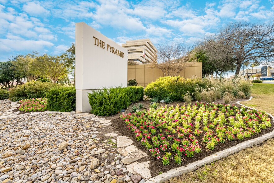 More Photos Of 601 NW Loop 410, San Antonio Office For Lease