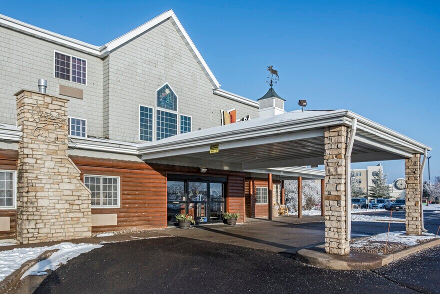 More Photos Of 1100 Imperial Ave, Rothschild Hotel For Sale