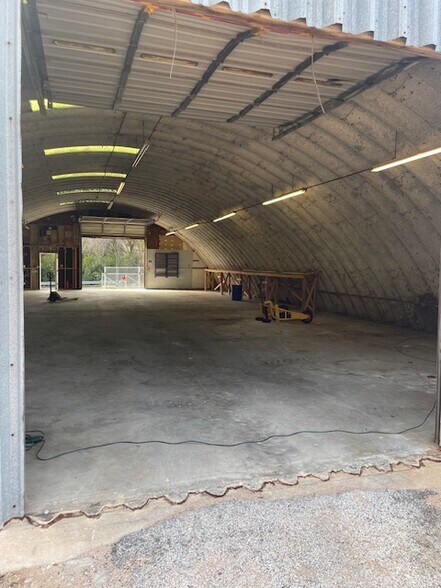 More Photos Of 8626 Old Bee Caves Rd, Austin Warehouse For Lease