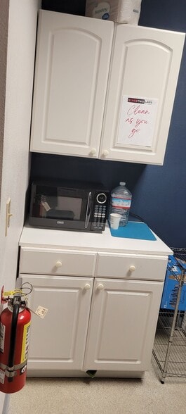 More Photos Of 601 Commerce Dr, Roseville Flex For Lease