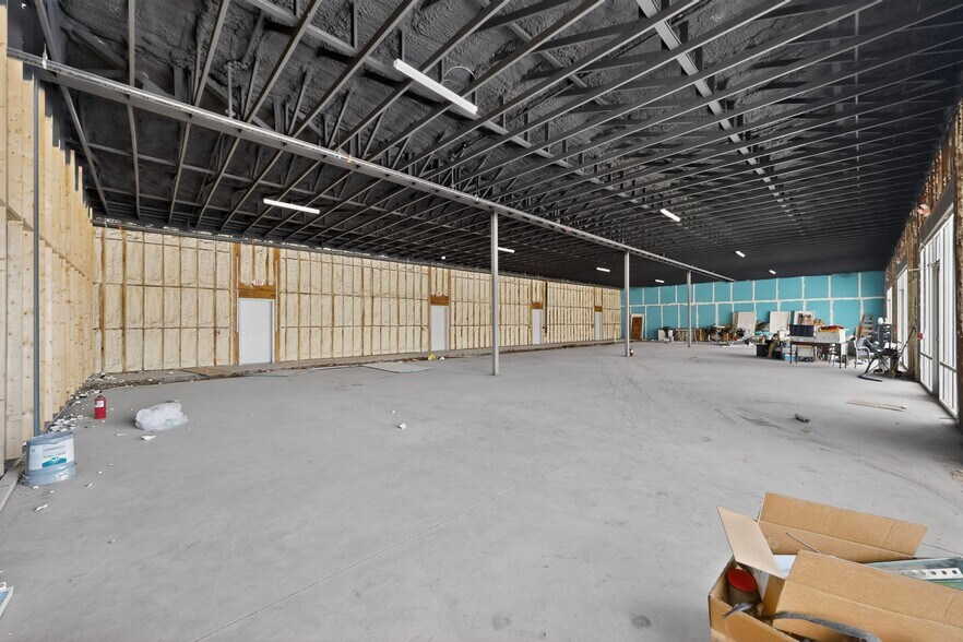 More Photos Of 325 N Saginaw Blvd, Saginaw Storefront Retail Office For Lease