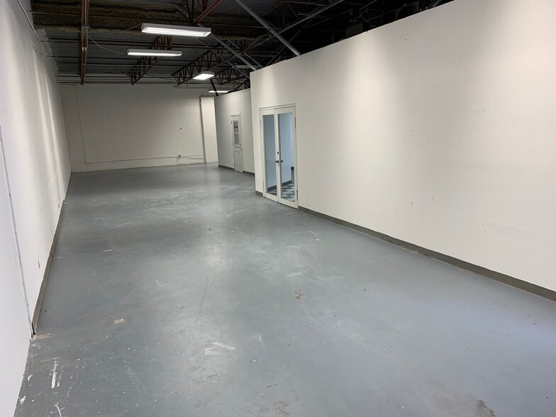 More Photos Of 15935 Assembly Loop, Jupiter Warehouse For Sale