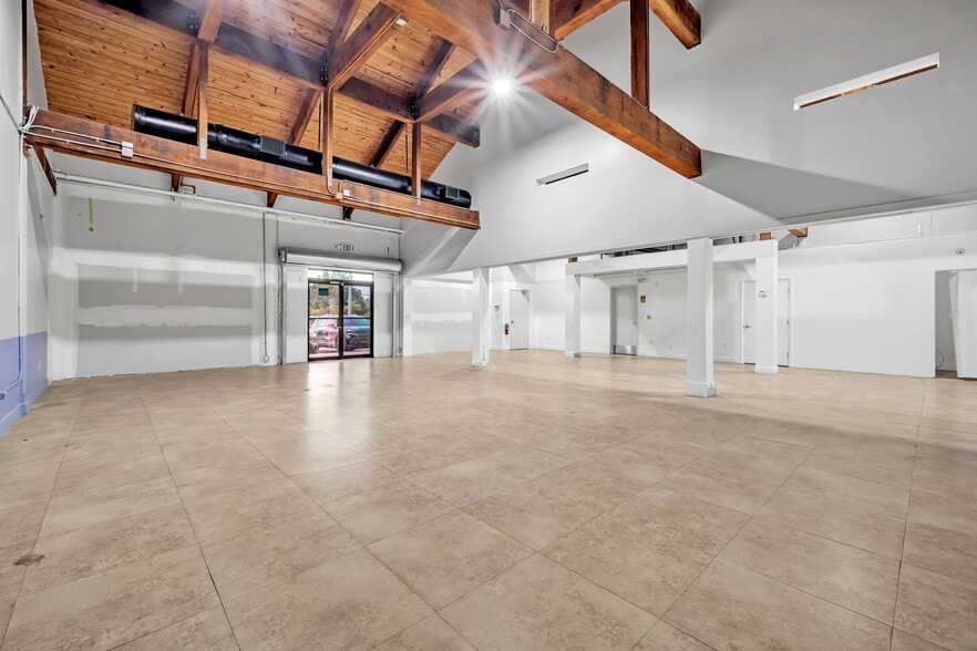 More Photos Of 10471 N Kendall Dr, Miami Storefront Retail Office For Lease