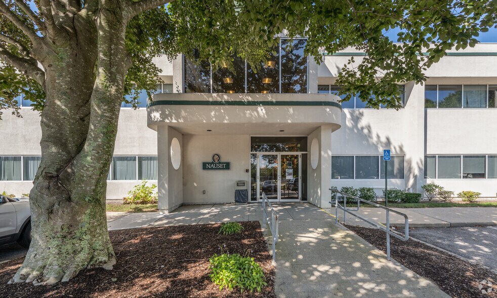 More Photos Of 49 State Rd, Dartmouth Medical For Lease