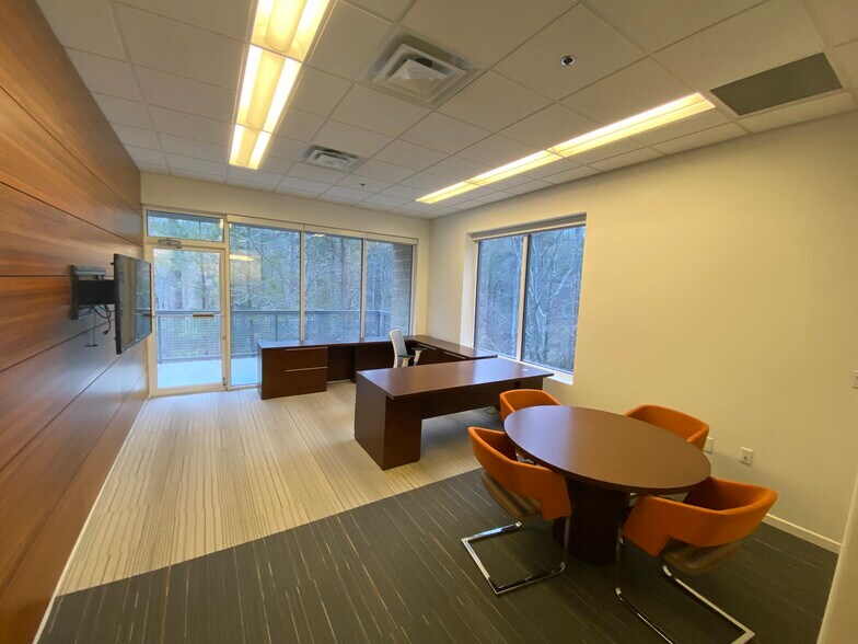 More Photos Of 1100 Old Ellis Rd, Roswell Loft Creative Space For Lease