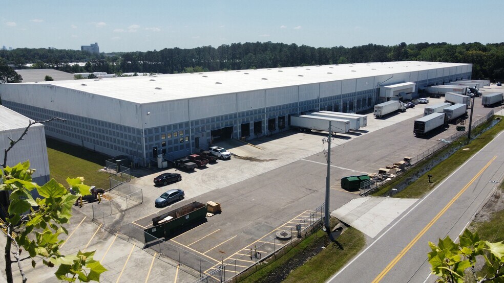 More Photos Of 2001-2003 Ellis Rd N, Jacksonville Manufacturing For Lease