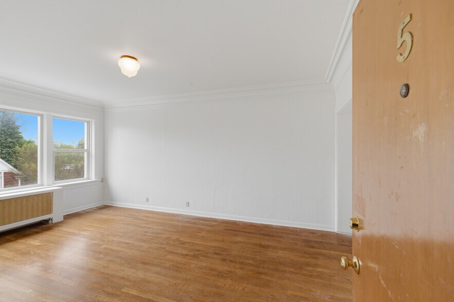 More Photos Of 317 18th Ave E, Seattle Apartments For Sale