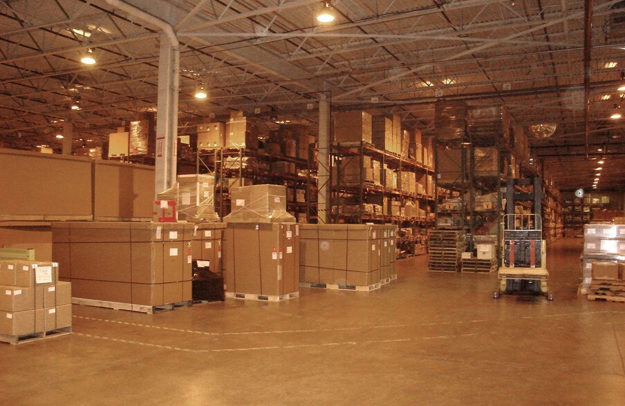 More Photos Of 1680-1700 Lyell Ave, Rochester Distribution For Lease