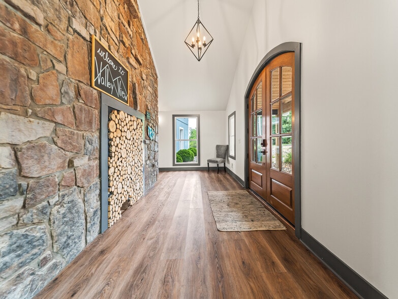 More Photos Of 896 Mount Riante Rd, Hot Springs Specialty For Sale