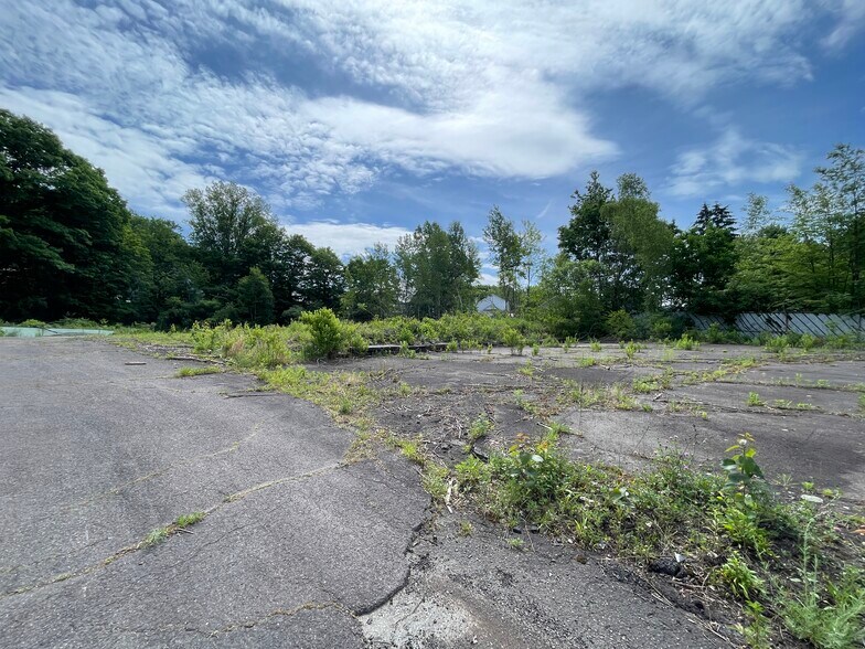 More Photos Of 786 Main St, Simpson Office For Sale