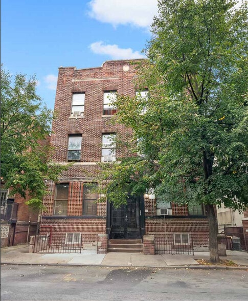 More Photos Of 129 Tapscott St, Brooklyn Apartments For Sale