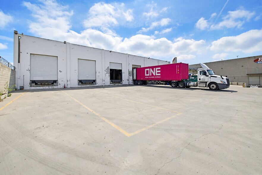 More Photos Of 15001 S Figueroa St, Gardena Distribution For Sale