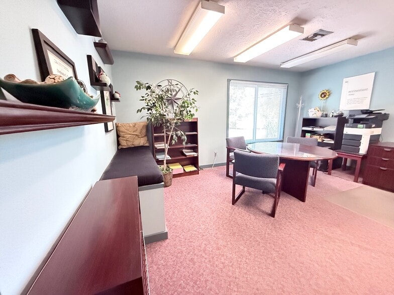 More Photos Of 3501-3511 SE Milwaukie Ave, Portland Office For Sale