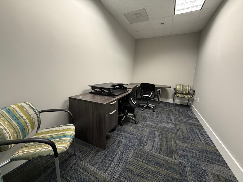 More Photos Of 3800 Camp Creek Pky, Atlanta Light Distribution For Lease