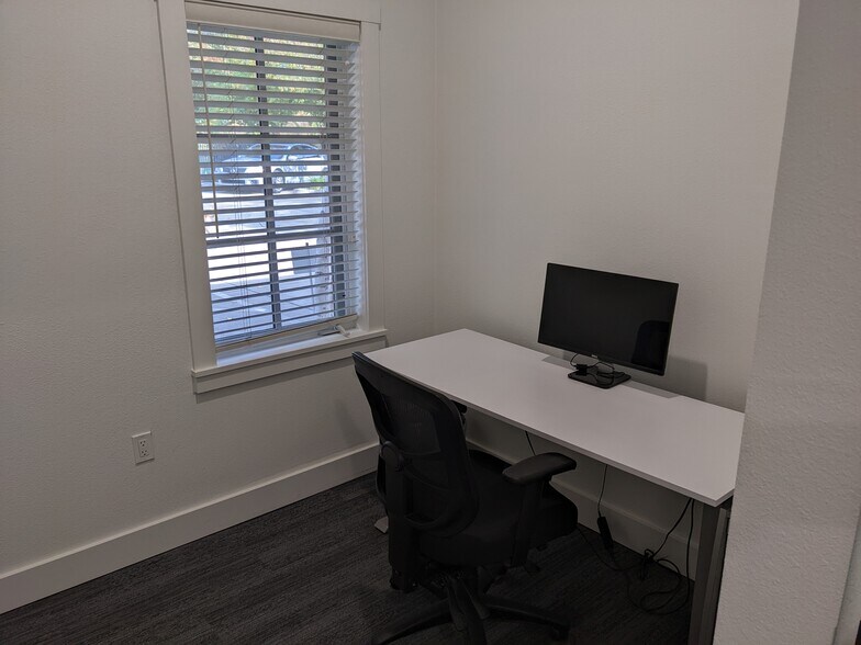 More Photos Of 77 Front St, Danville Medical For Lease