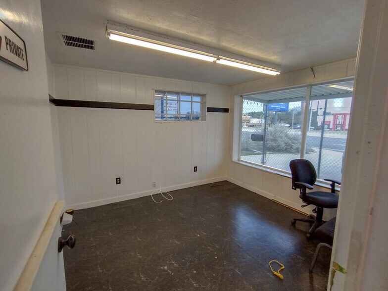 More Photos Of 2314 E Us-190 Hwy, Copperas Cove Auto Repair For Lease