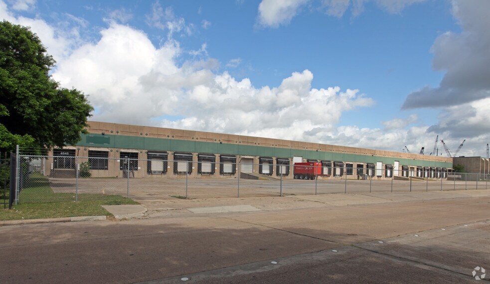 More Photos Of 4545 Eastpark Dr, Houston Warehouse For Lease