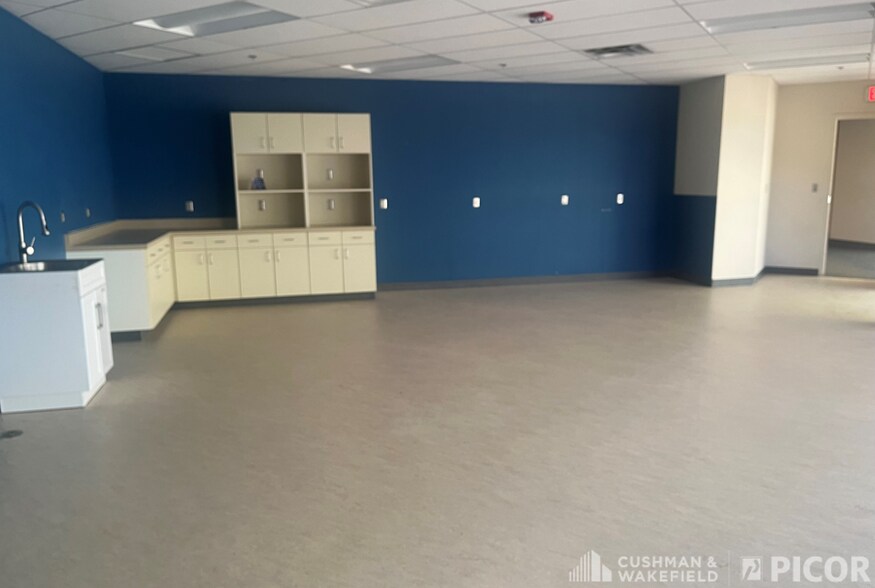 More Photos Of 3760 N Commerce Dr, Tucson Warehouse For Lease