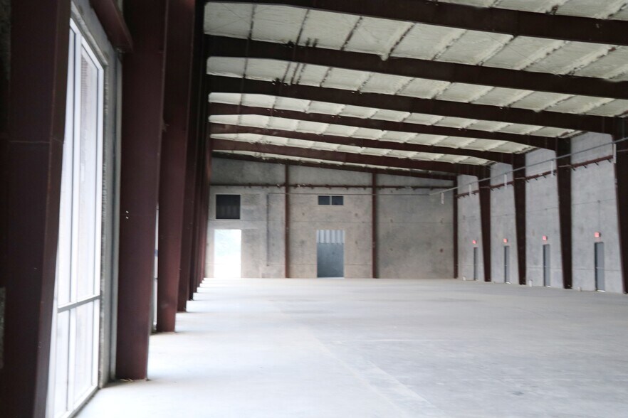 More Photos Of 9889 United Drive, Houston Office For Lease