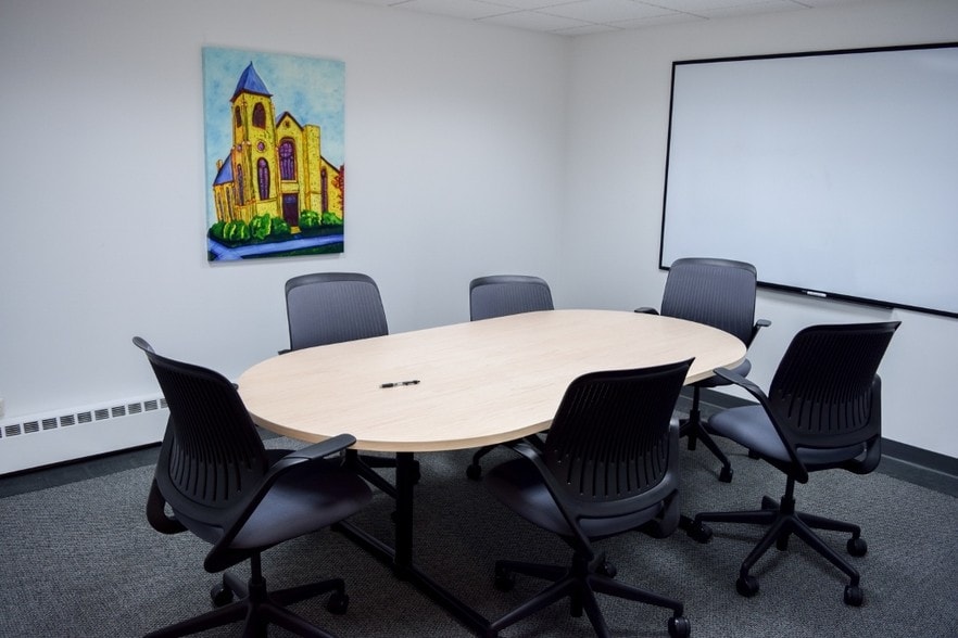 More Photos Of 127 S First St, Geneva Office Residential For Lease