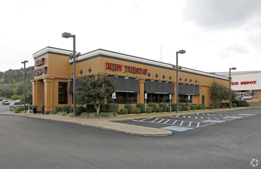 More Photos Of 801-821 S James Campbell Blvd, Columbia Unknown For Lease