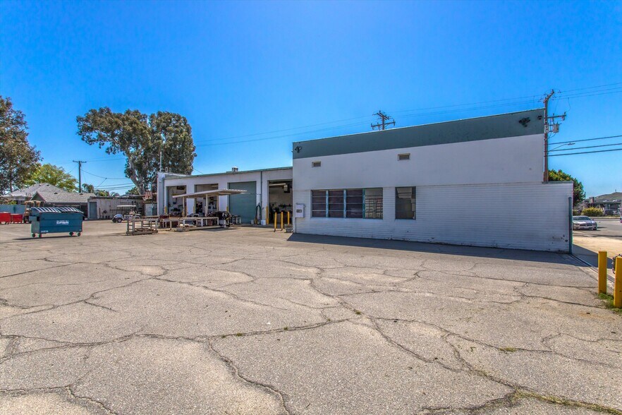 More Photos Of 358 N 6th St, Colton Warehouse For Sale