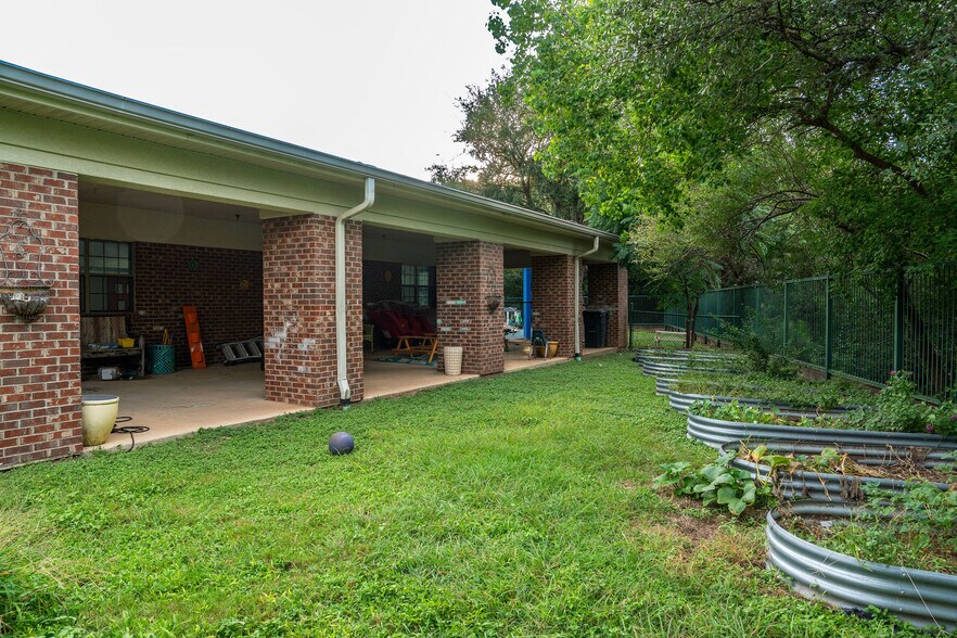 More Photos Of 1909 W Bitters Rd, San Antonio Medical For Sale