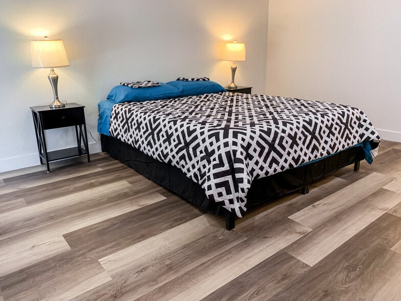 More Photos Of 200 S 8th St, Las Vegas Apartments For Sale