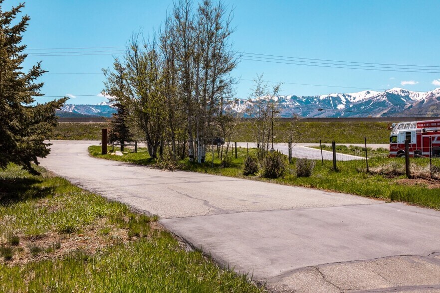 More Photos Of 700 Bitner Rd, Park City Office For Sale